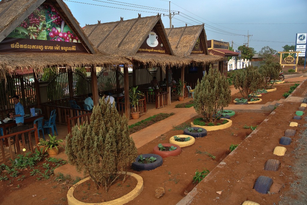 attraction-Where to eat in Mundolkiri Coffee Store.jpg